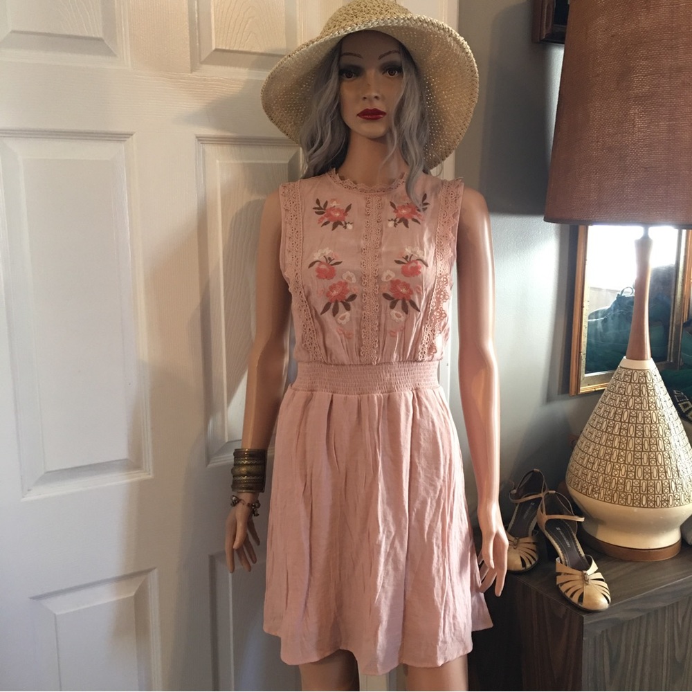 Summer Dress Sleeveless Embroidered Appliqué Boho Comfort Never Worn *FLAW* sz M
